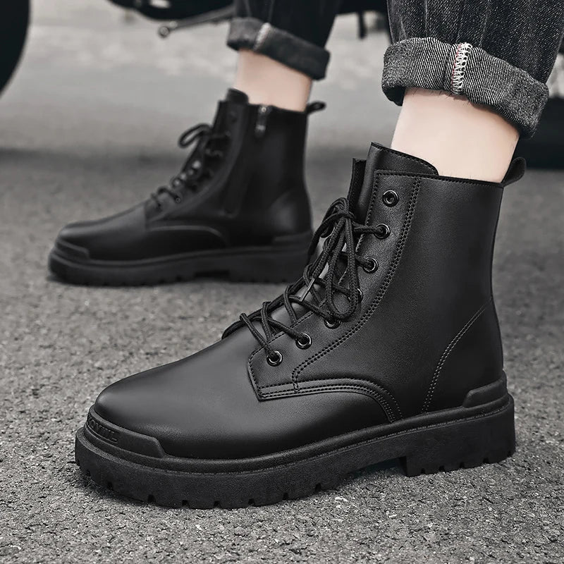 Bota Masculina em Couro Azzara AZ28