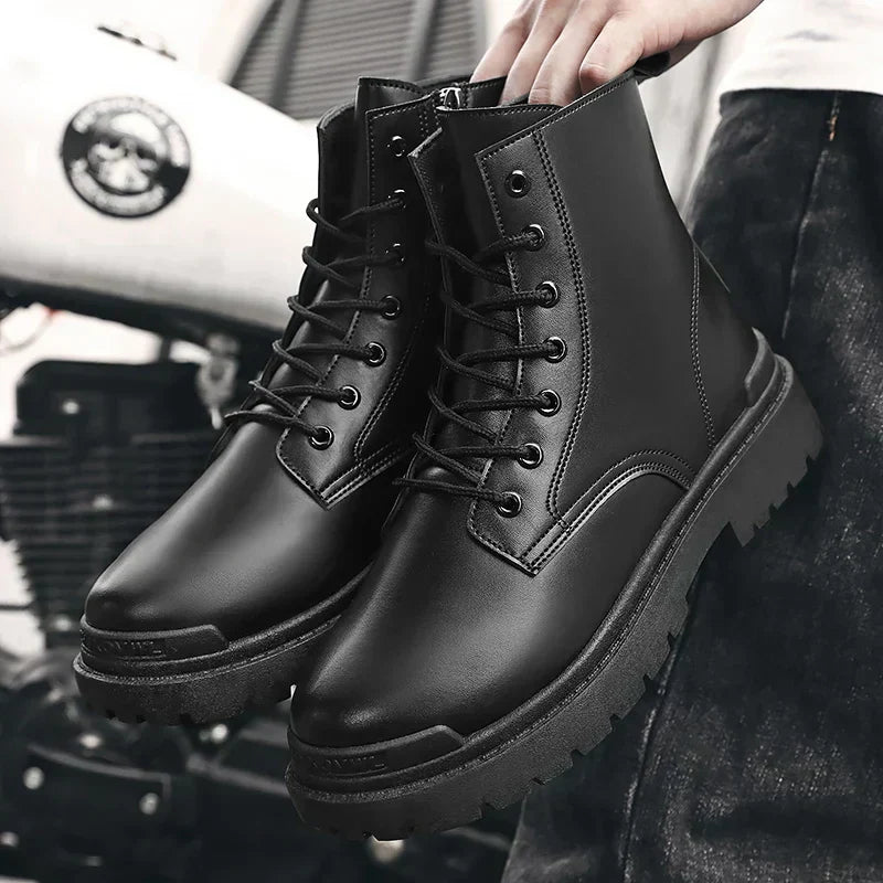 Bota Masculina em Couro Azzara AZ28