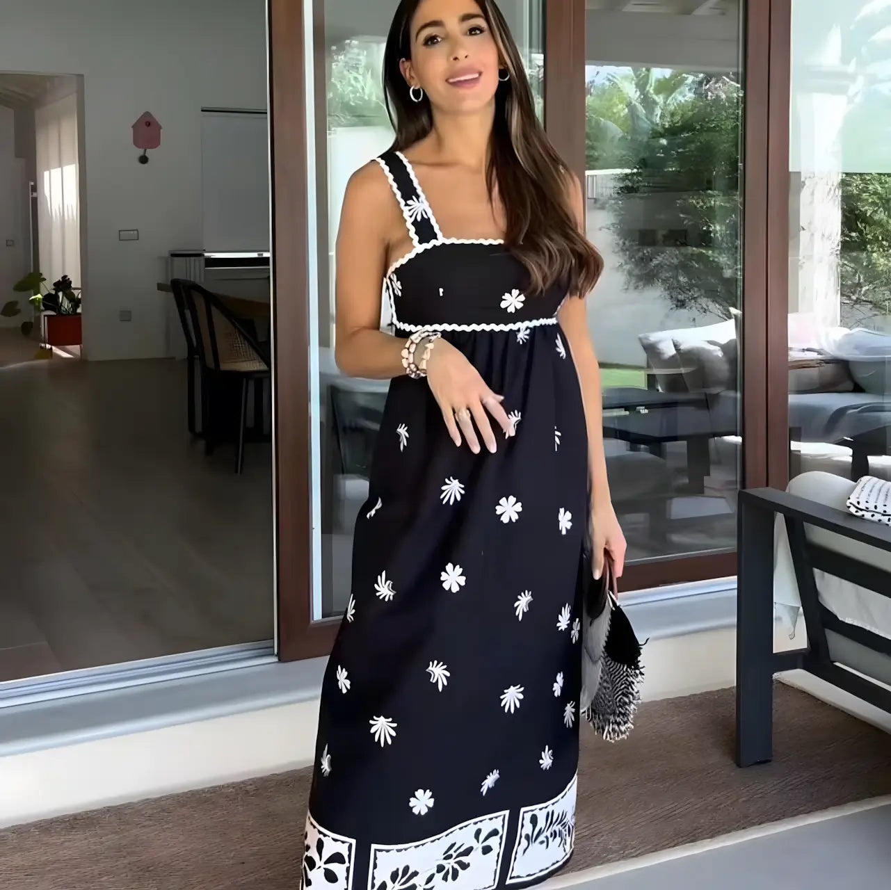 Vestido Midi Preto Bordado Elegante